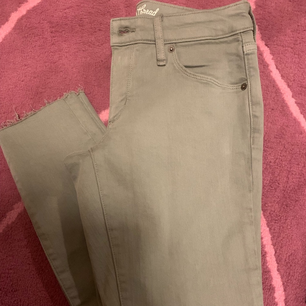 Universal thread mid rise jeans size 2R/26